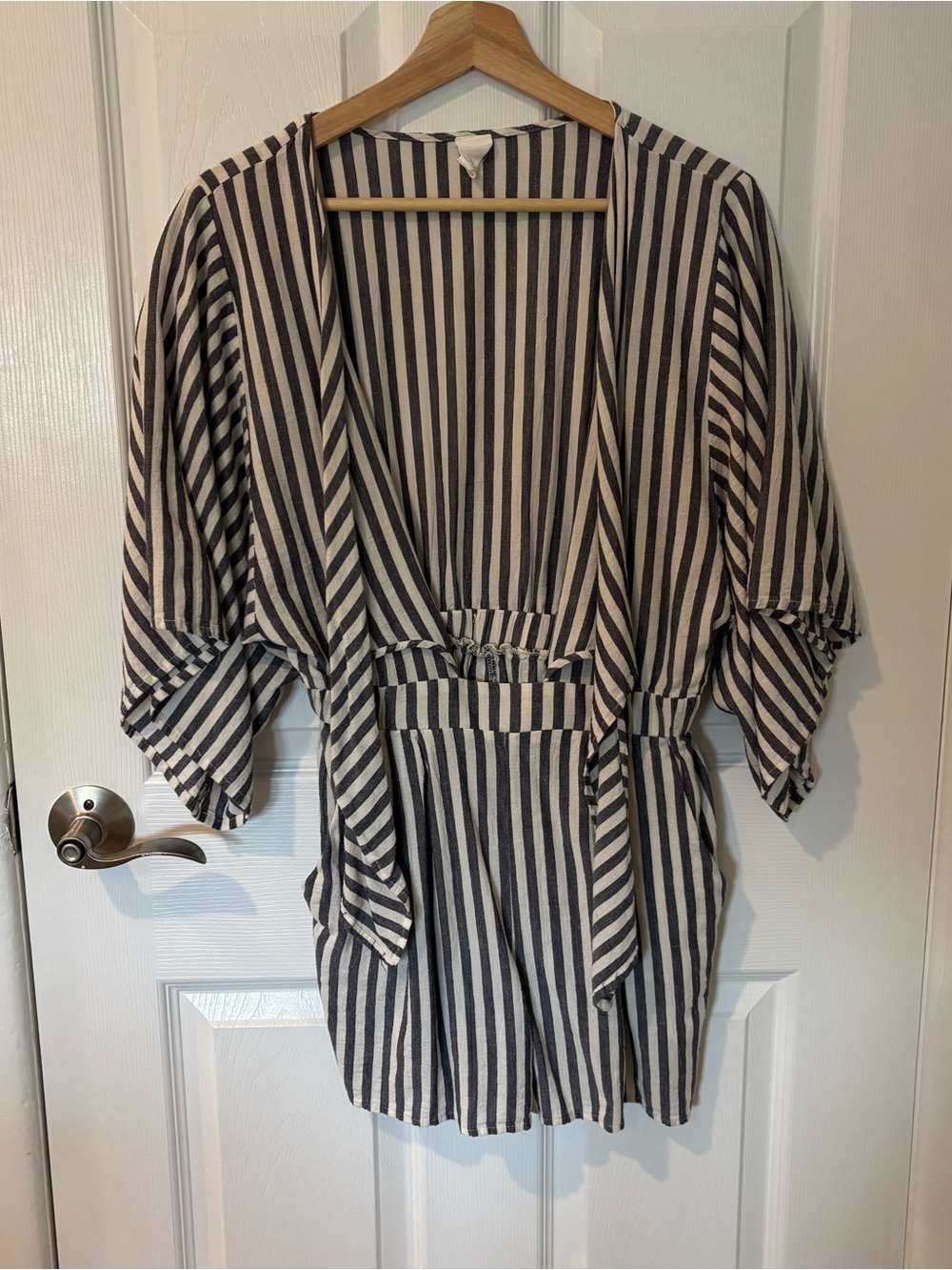 Striped Tie-Front Romper in White and Gray Sz. Small - Picture 2 of 7